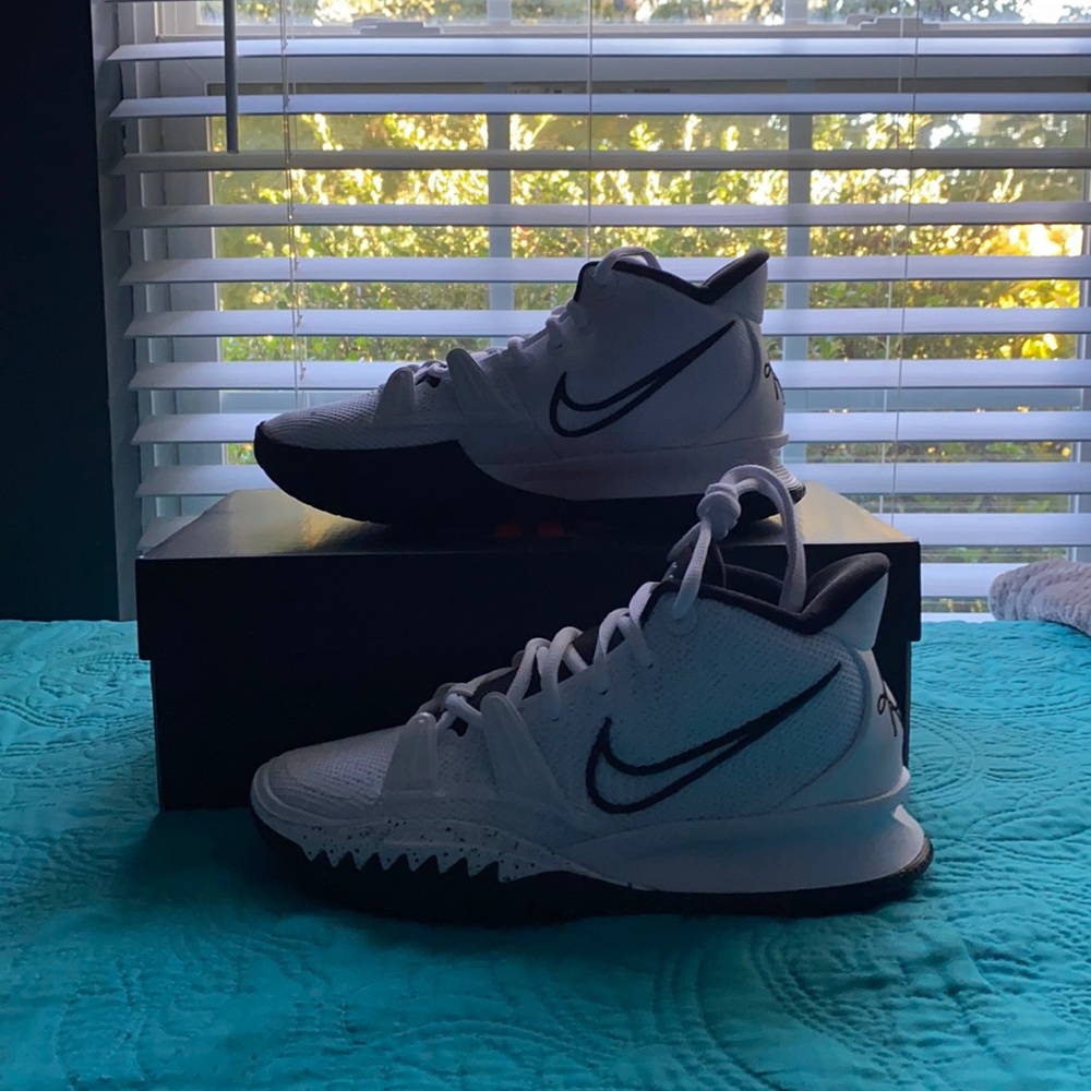 Kyrie 7 Basketball shoes